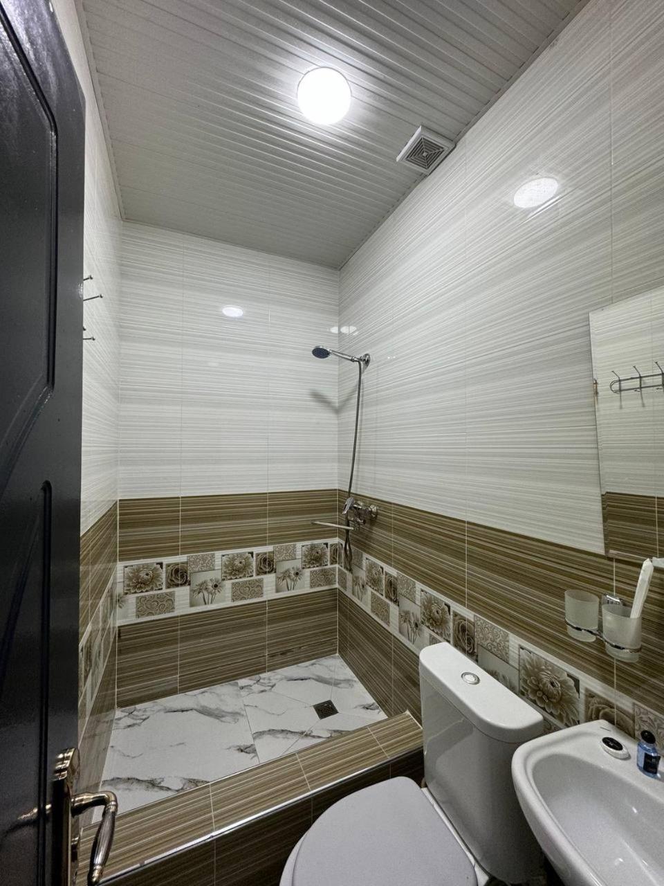 Rahat Inn Hotel Ташкент Екстериор снимка