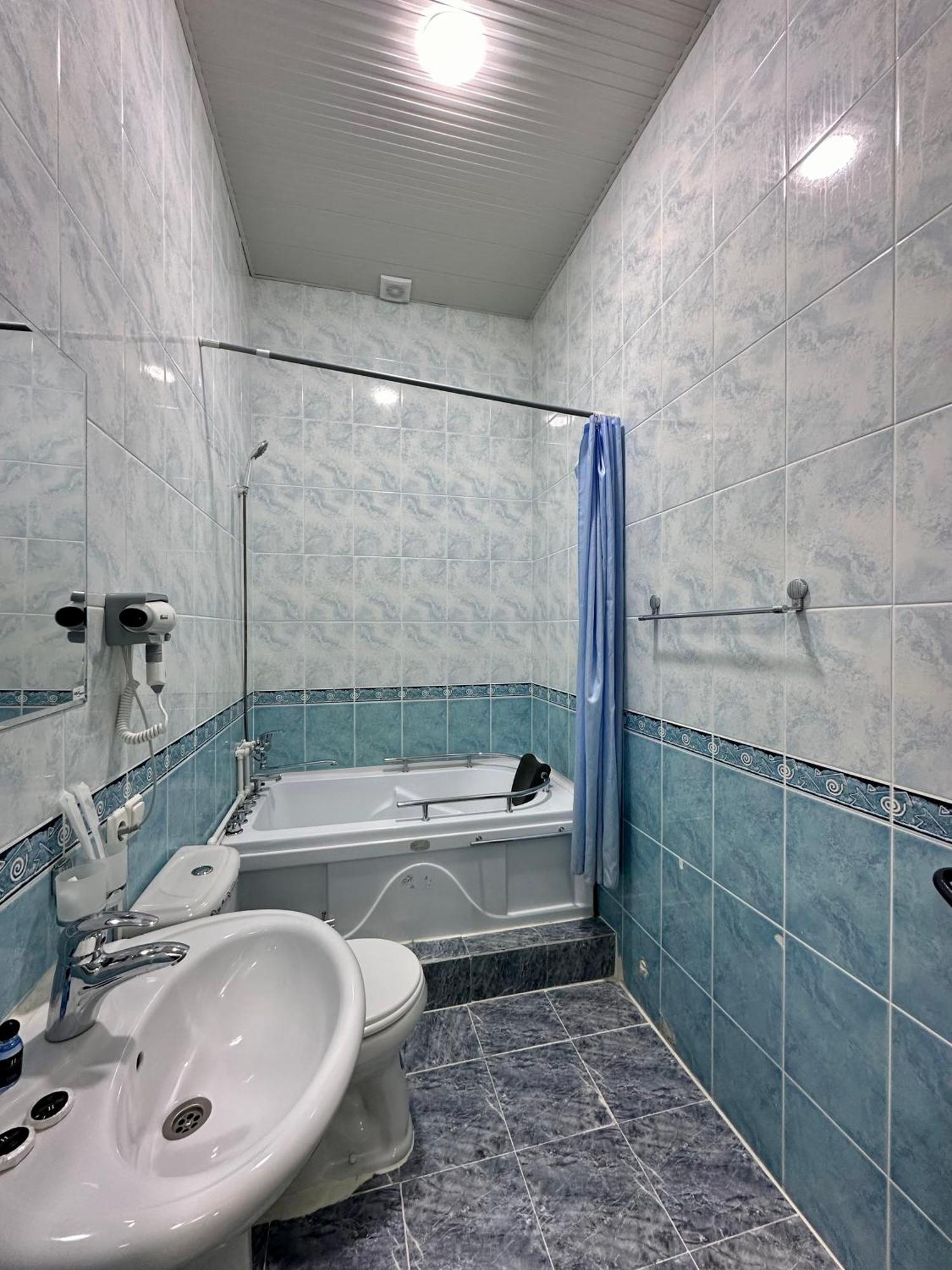 Rahat Inn Hotel Ташкент Екстериор снимка